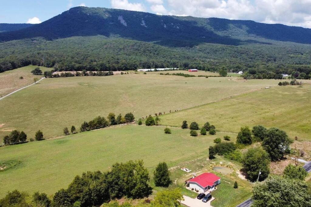 Вилла Holly Tree Retreat Located In Beautiful Luray, Va. Экстерьер фото