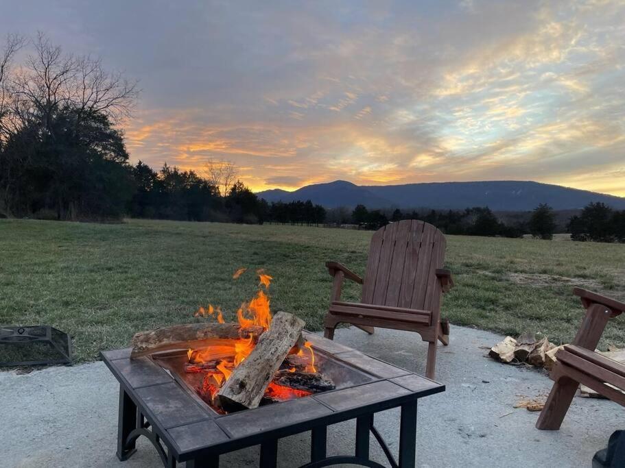 Вилла Holly Tree Retreat Located In Beautiful Luray, Va. Экстерьер фото